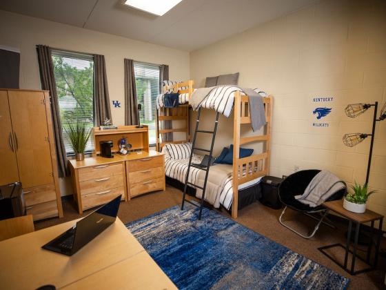 4 Person Suite in Smith Hall (similar to Ingels) with beds bunked