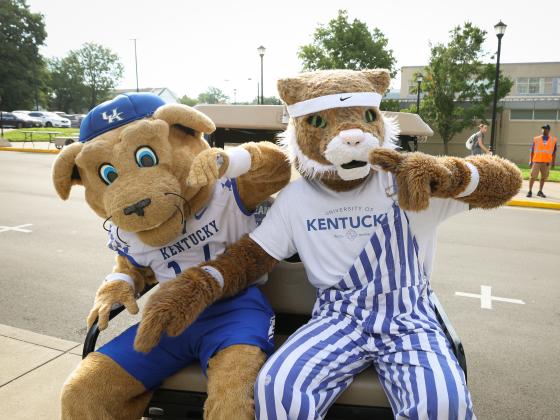Wildcat and Scratch mascots during Big Blue Move-In