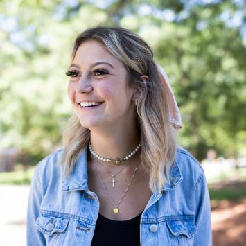 Student headshot, Katie DiGiovanni